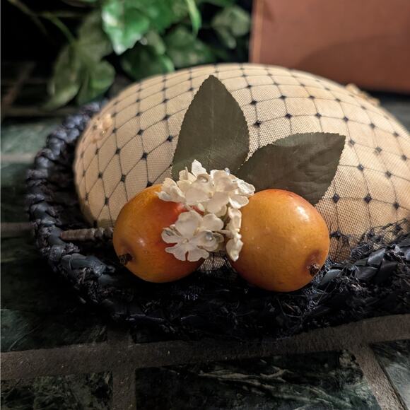 Saks Fifth Avenue Millinery Vintage MCM Beige & Black Straw Bumper Hat w/ Fruit - Picture 7 of 8